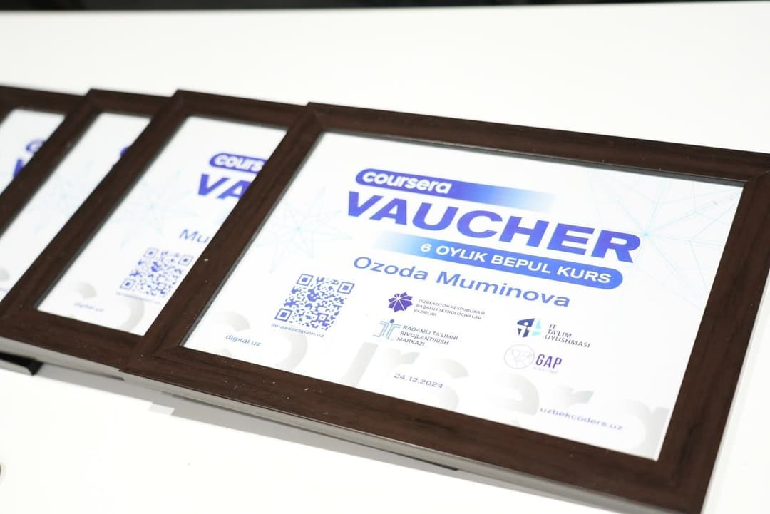 The IT Education Association awarded the winners of the "Yulduz Tech Awards" with vouchers for 6 months of free training on the Coursera platform